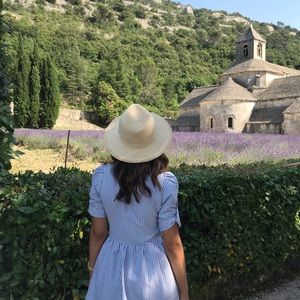 Meet your Posher, Alena